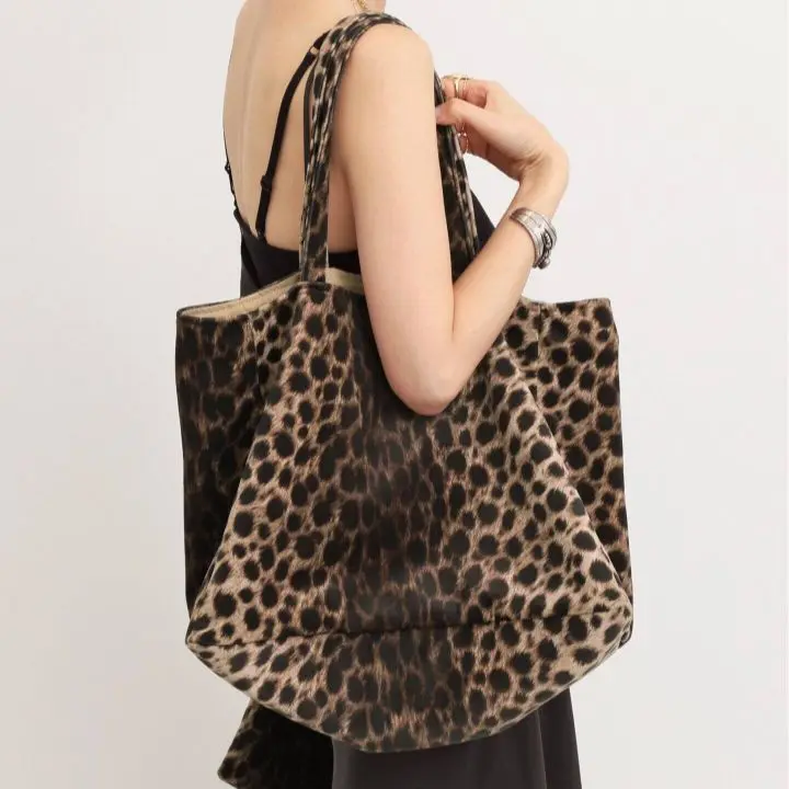 バッグ BAZAR ATELIER SABLON LEOPARD CLUTCH BAG& 2025年最新】Bazar atelier sablon zebraの人気アイテム - メルカリ