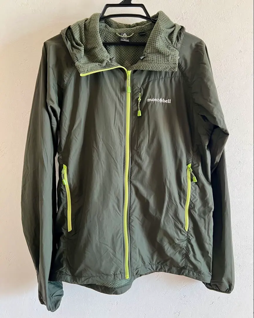 mont-bell・蒙貝爾 輕量軟殼外套 黑色橄欖色（S 尺寸） 的縮圖