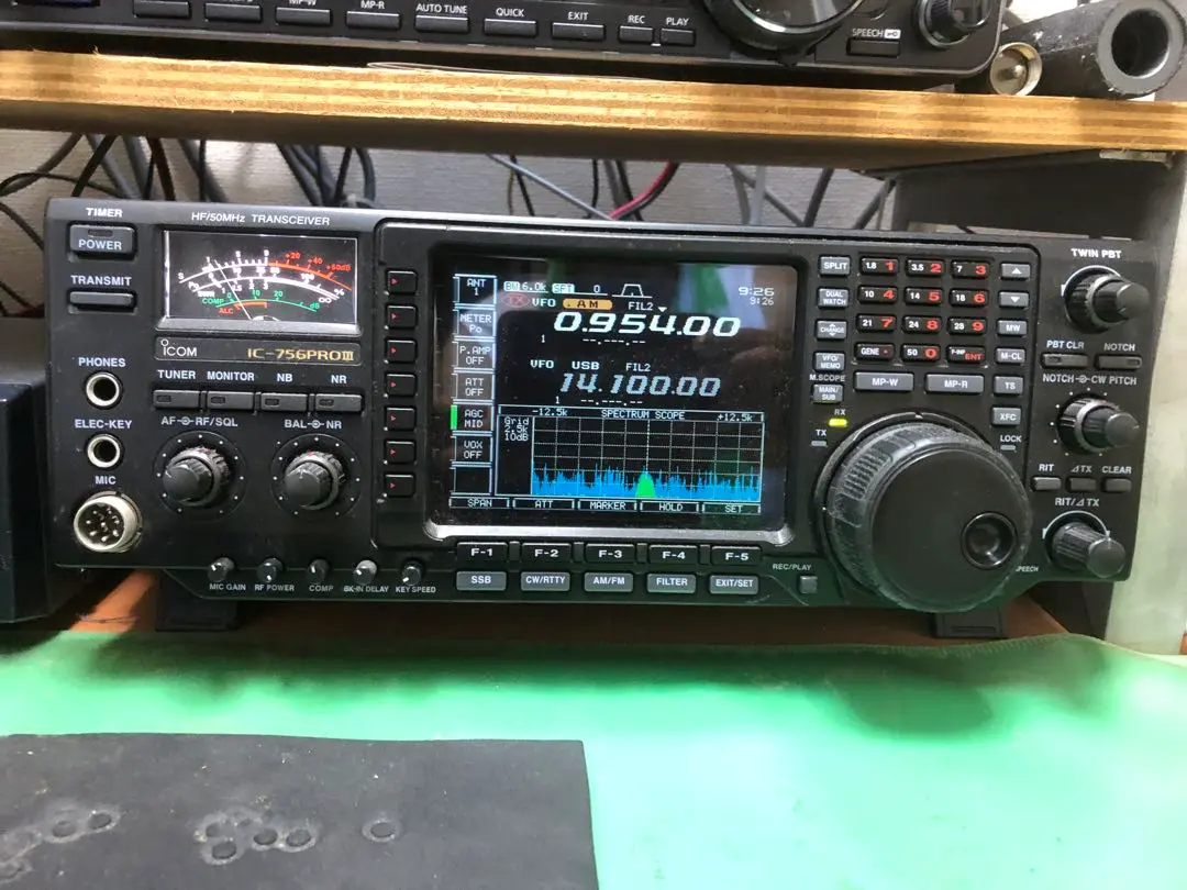 ICOM IC-756 HFトランシーバー　現状品 ICOM IC-756 HFトランシーバー 現状品 ICOM IC-756 HF