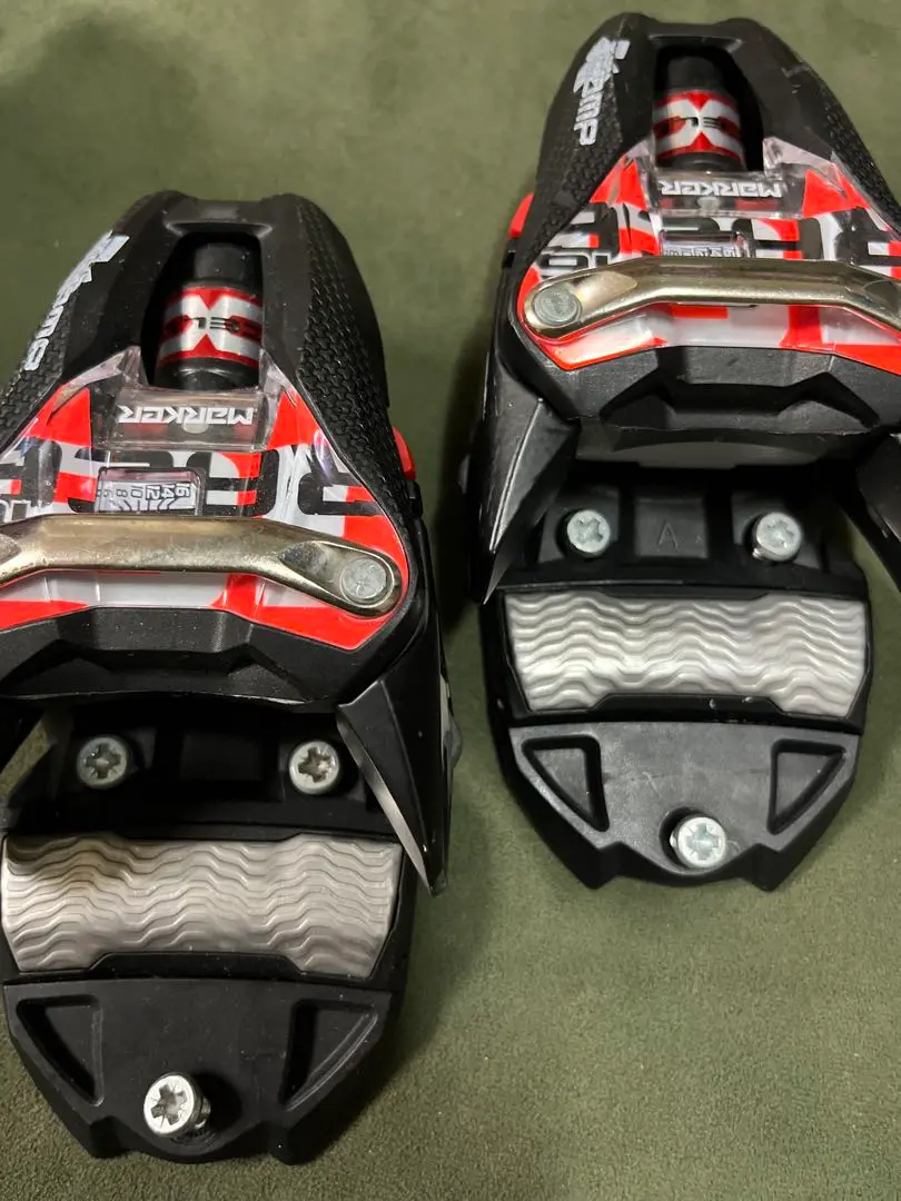 マーカースキービンディング選手用 　　コンプ２０（中古） 新品】特別選手用 マーカー RACE COMP 20 スキービンディング