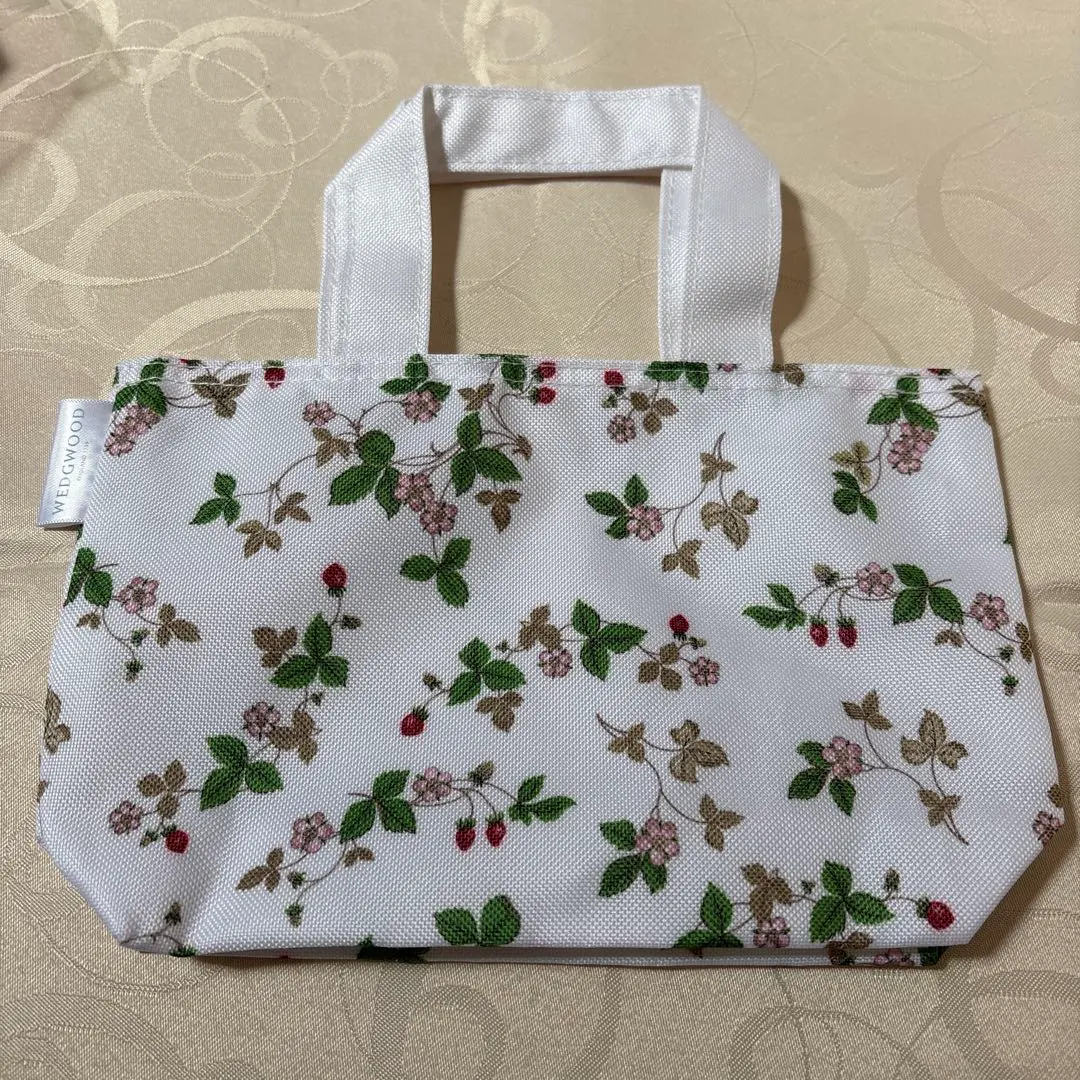 Thumbnail of WEDGWOOD floral pattern shopping bag