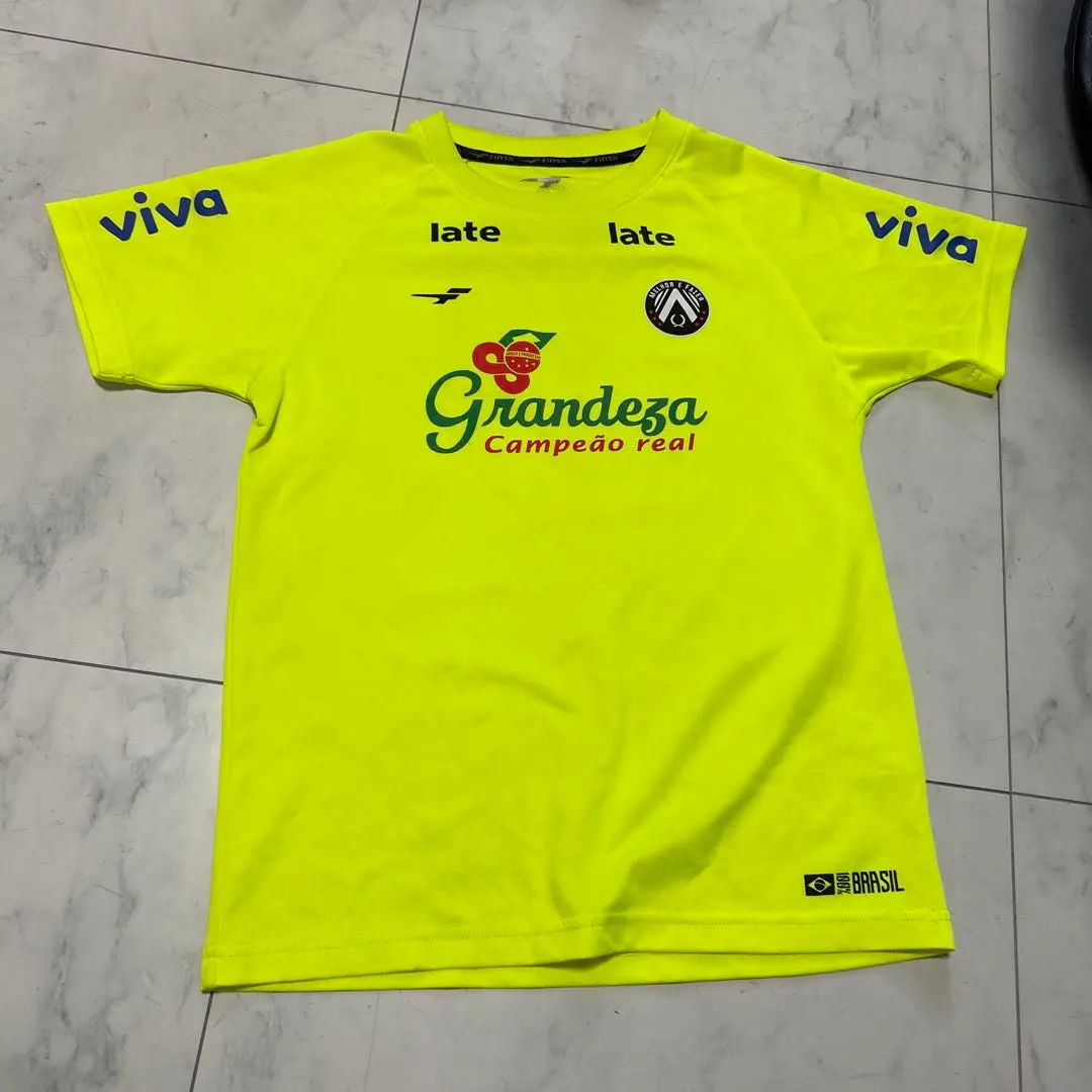 Thumbnail of late Grandeza soccer wear, size M, fluorescent yellow