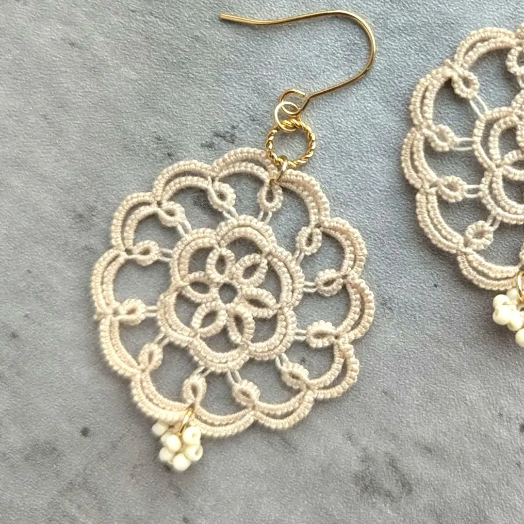 Thumbnail of Lace motif accessories: Rattan TEFU