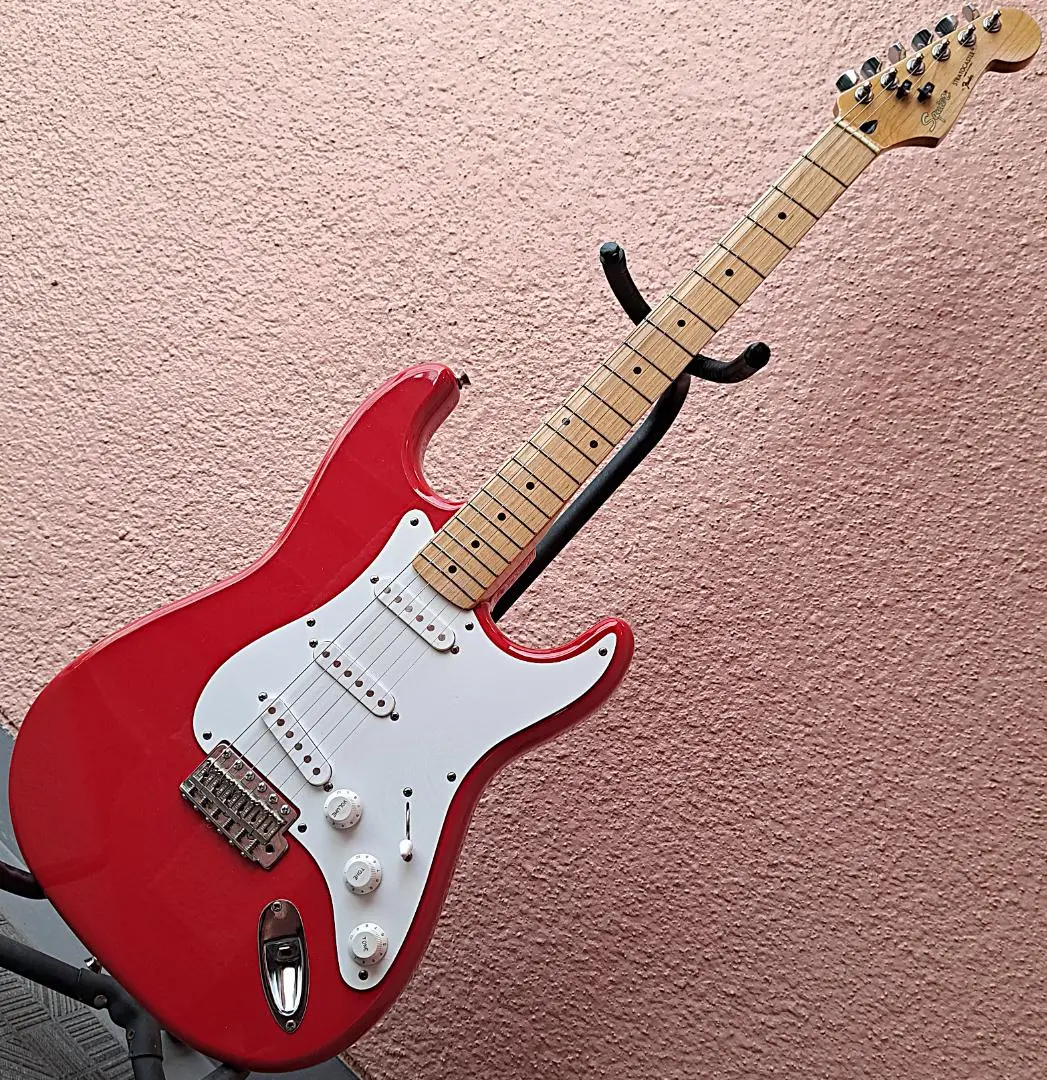 メンテ済｜Squier エレキギター ストラトキャスター ダコタレッド メンテ済｜Squier エレキギター ストラトキャスター ダコタ