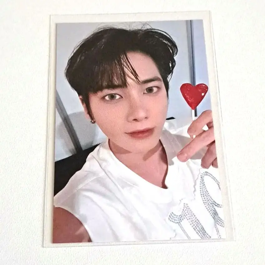 Thumbnail of TXT Taehyun love language pre-recording photocard