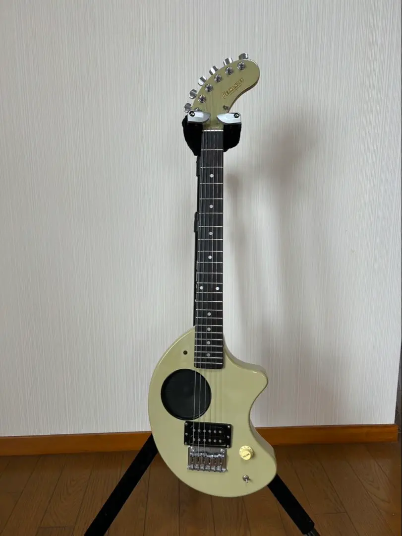 エレキギター　ＦＥＲＮＡＮＤＥＳ　ＺＯ―３ ２０００　＋おまけ $_1.JPG?set_id=880000500F