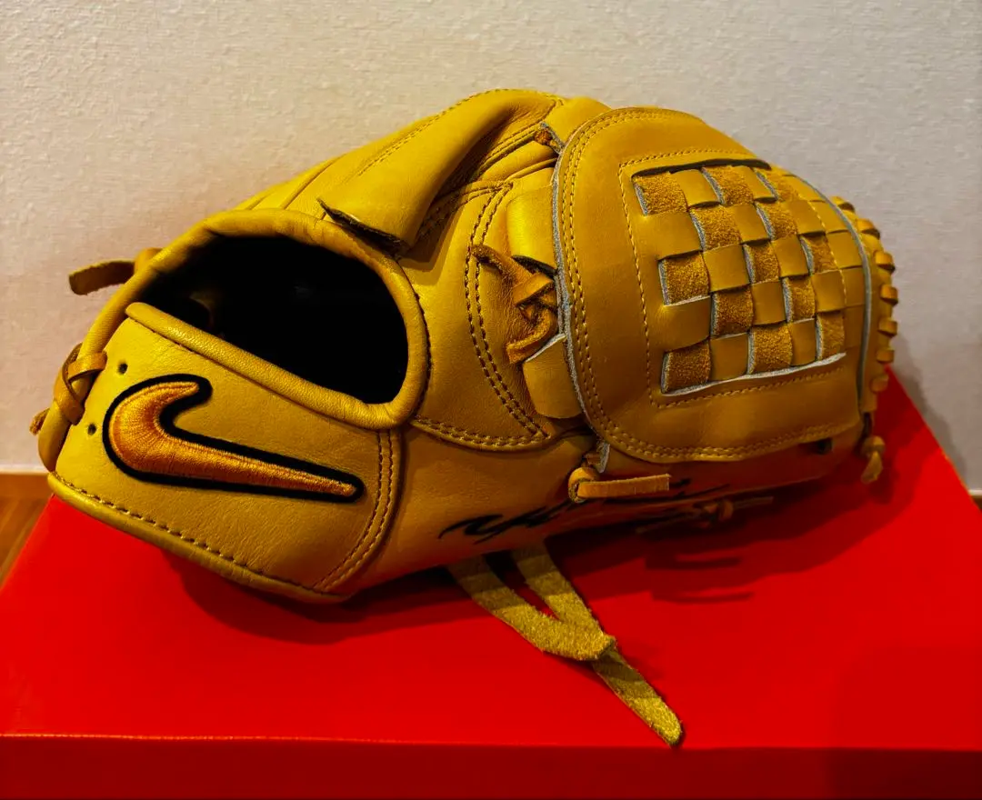 【即戦力品】Nike ナイキ 上原浩治選手モデル 一般軟式用 投手用 イエロー 2025年最新】ナイキ 上原の人気アイテム - メルカリ