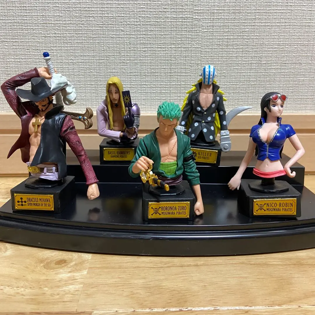 国内発送　ワンピース　ONE PIECE　フィギュア　胸像　ゾロ　完成品 71IbaN7bL1L._UF350,350_QL50_.jpg