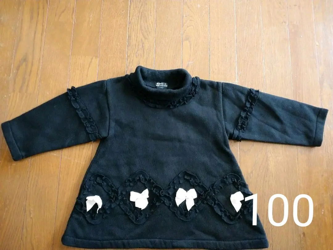 Thumbnail of Black sweatshirt with ribbon, 100cm