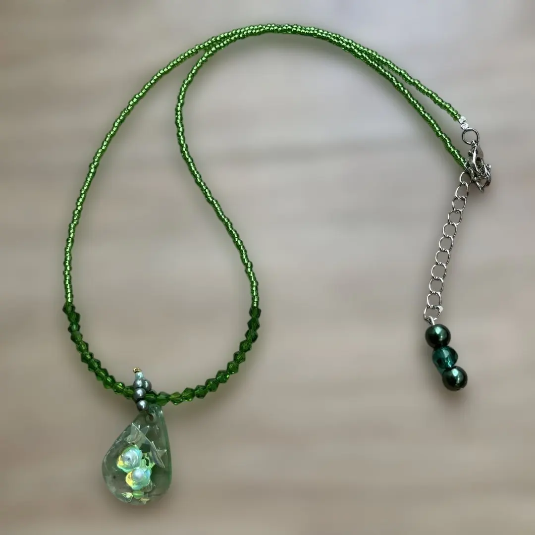 綠色樹脂花與星星項鍊 約46cm 的縮圖