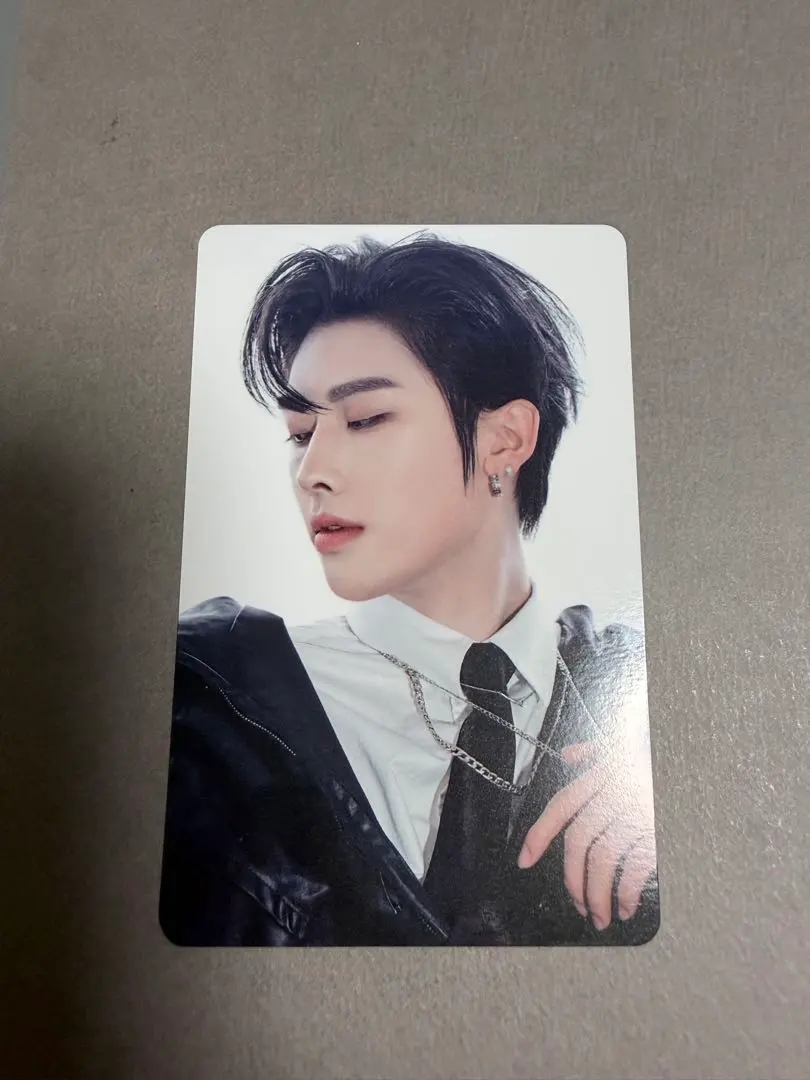 Thumbnail of ZB1 (ZeroBaseOne) Zebeone ICONIK Ricky trading card