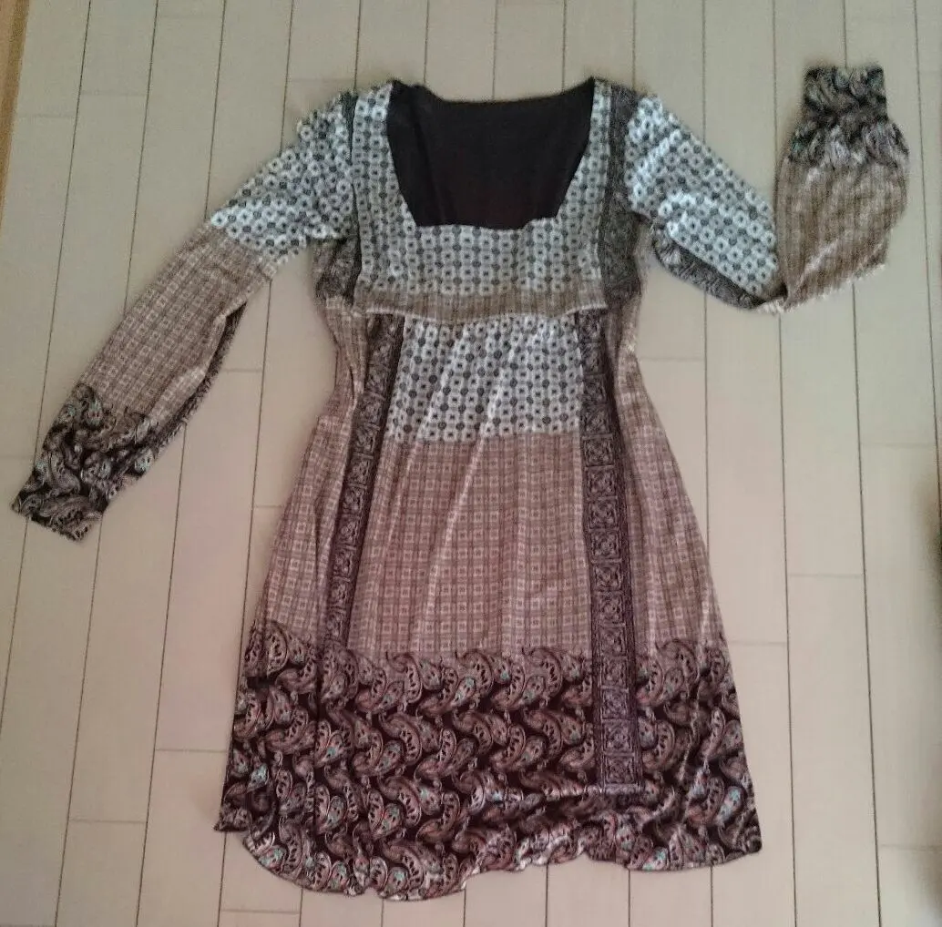 Thumbnail of One-piece dress: Camie cloche