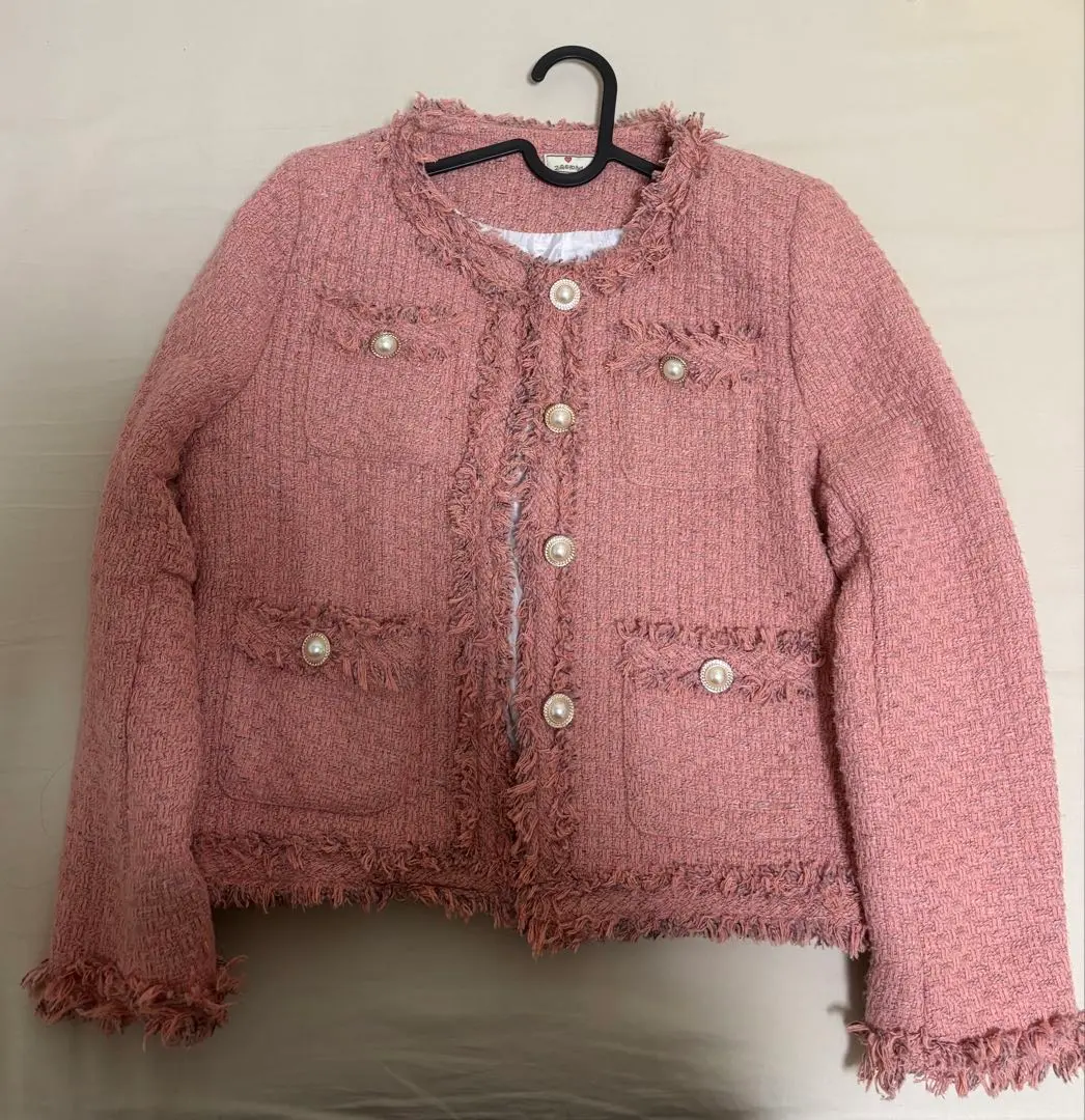 Thumbnail of High-speed terminal pink jacket