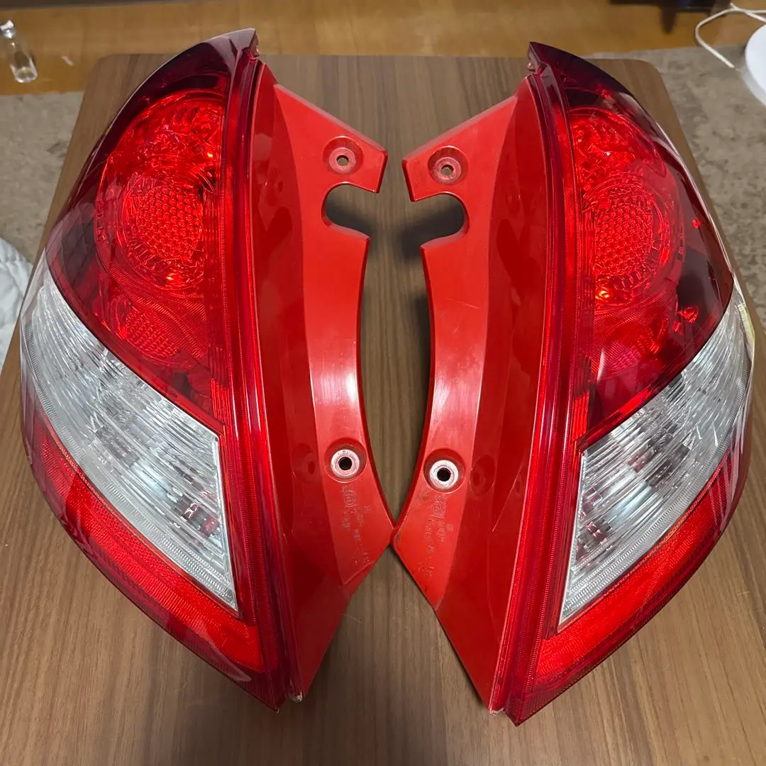 スイフトスポーツZC32 純正テールランプ　左右セット Yahoo!オークション -「スイフトスポーツ zc32s テールランプ