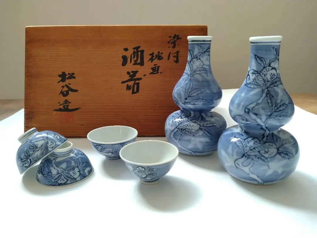 中国　清朝期　染付竹菊紋小杯　木箱入　送料込み1218 セール】【皇室御用達】十六菊花草紋様木箱水次水注叶松谷煎茶道