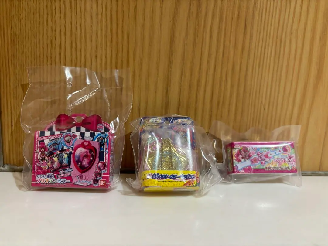 Thumbnail of Precure Gashapon Transformation Die-cast Charm