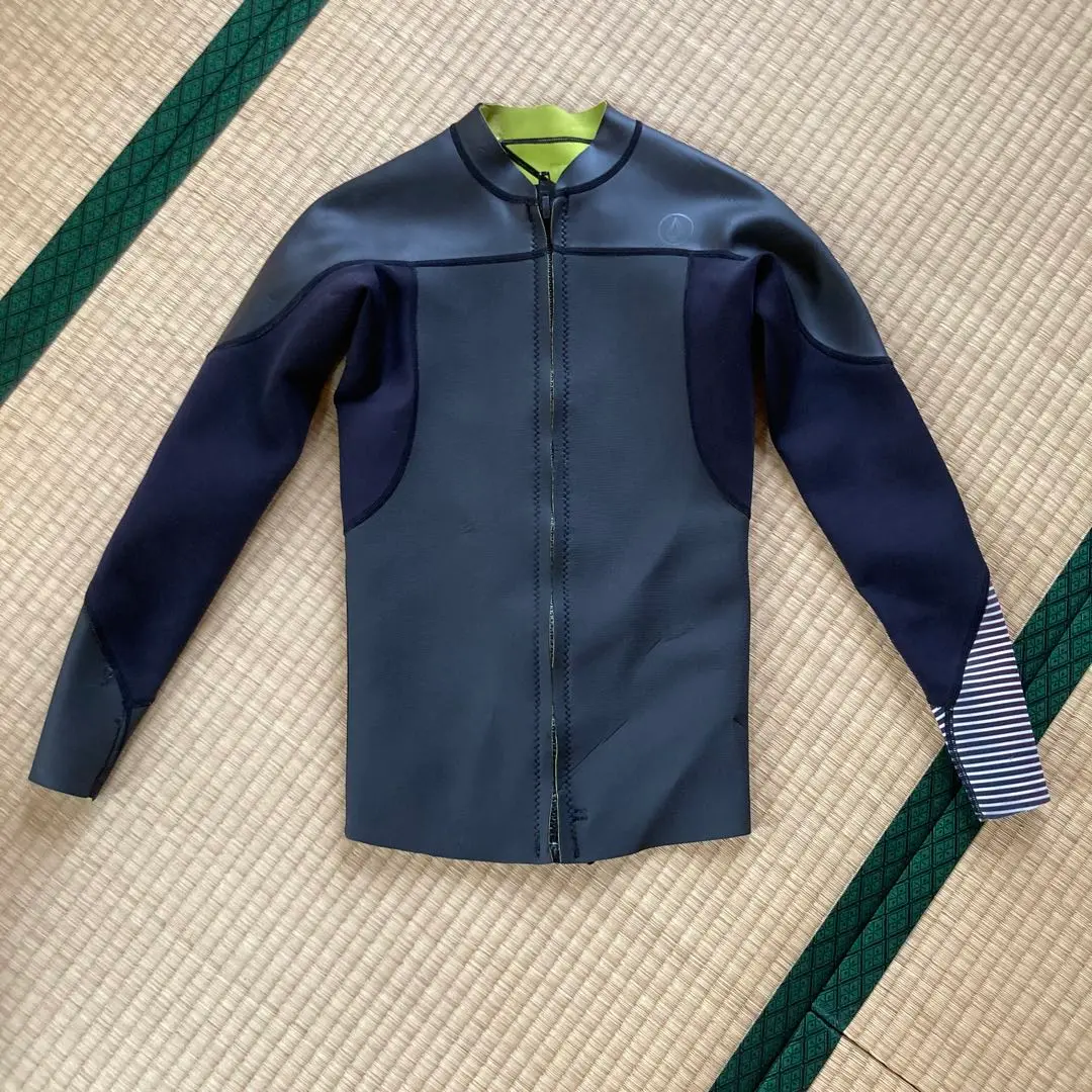 Volcom タッパー状態良好‼︎サイズM 最終値下げ‼︎ Volcom タッパー状態良好‼︎サイズM 最終値下げ‼︎