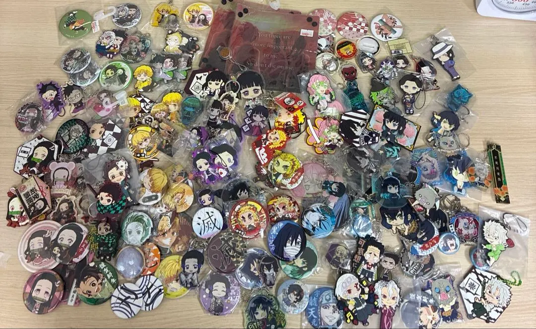 Thumbnail of Demon Slayer (Kimetsu no Yaiba) Can Badge and Strap Goods Set