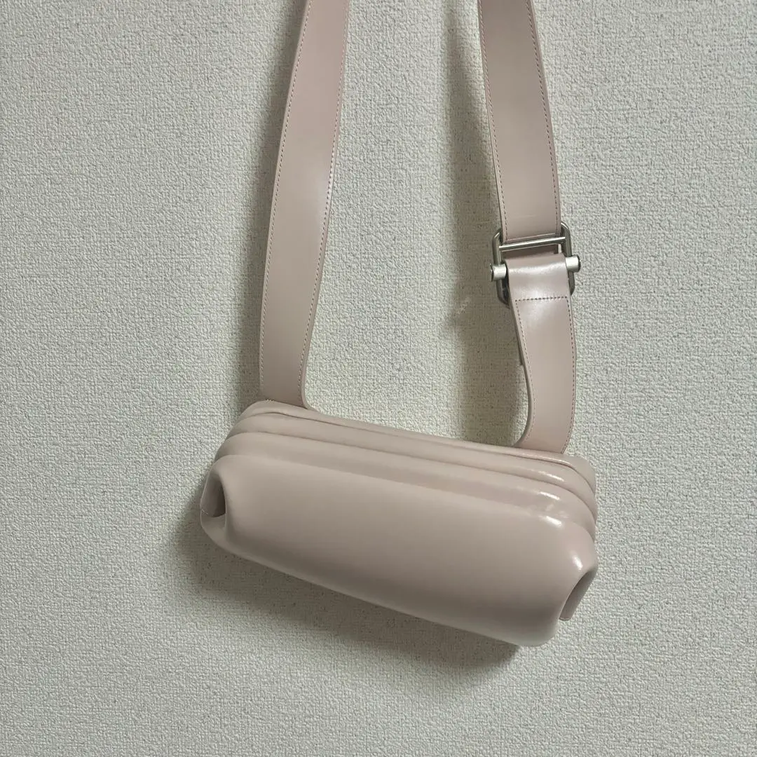 マーメイどっと☆【美品】OSOI MINI BROT ボディバッグ 黒 Amazon | OSOI(オソイ) MINI BROT ショルダーバッグ クロス