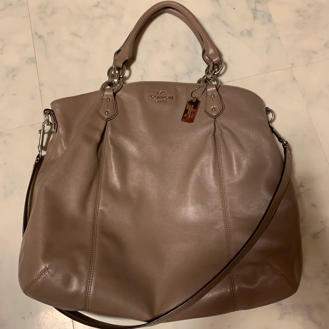 Thumbnail of 2-way bag, shoulder bag, Coach, shoulder carry, greige, cute, beautiful condition