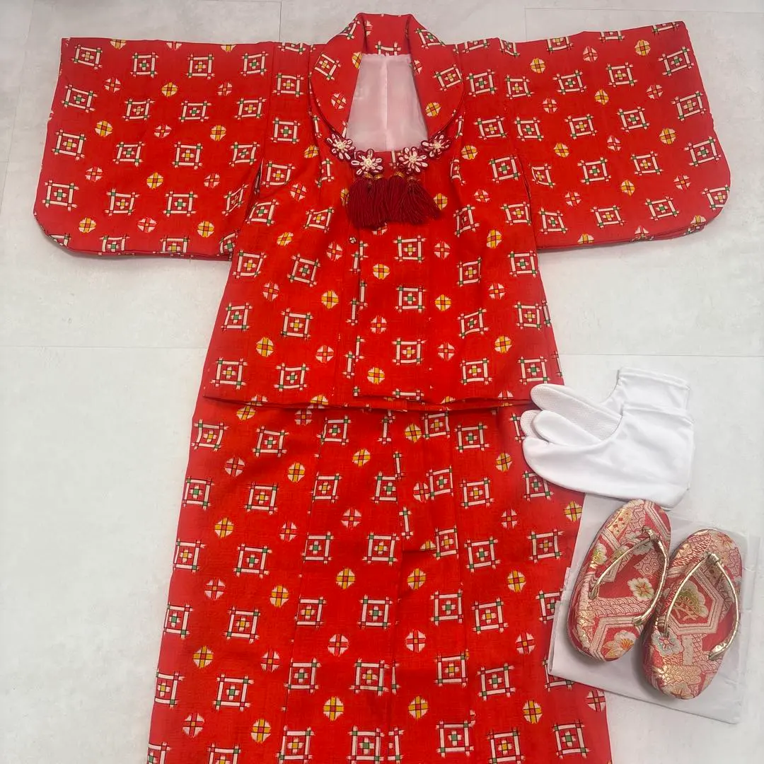 Thumbnail of Toddler girl kimono New Year's 3 years old 4 years old ensemble Showa retro
