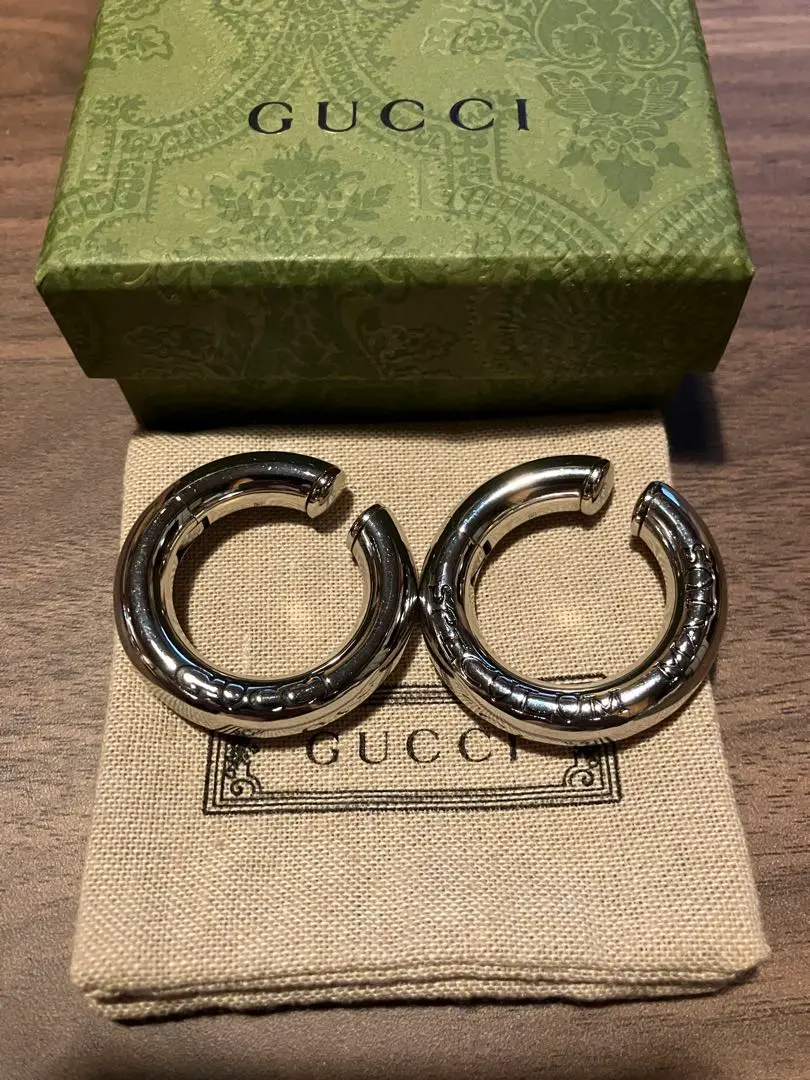 GUCCI イヤーカフス リング 国内発送☆GUCCI】エングレービング入り シングルイヤーカフ