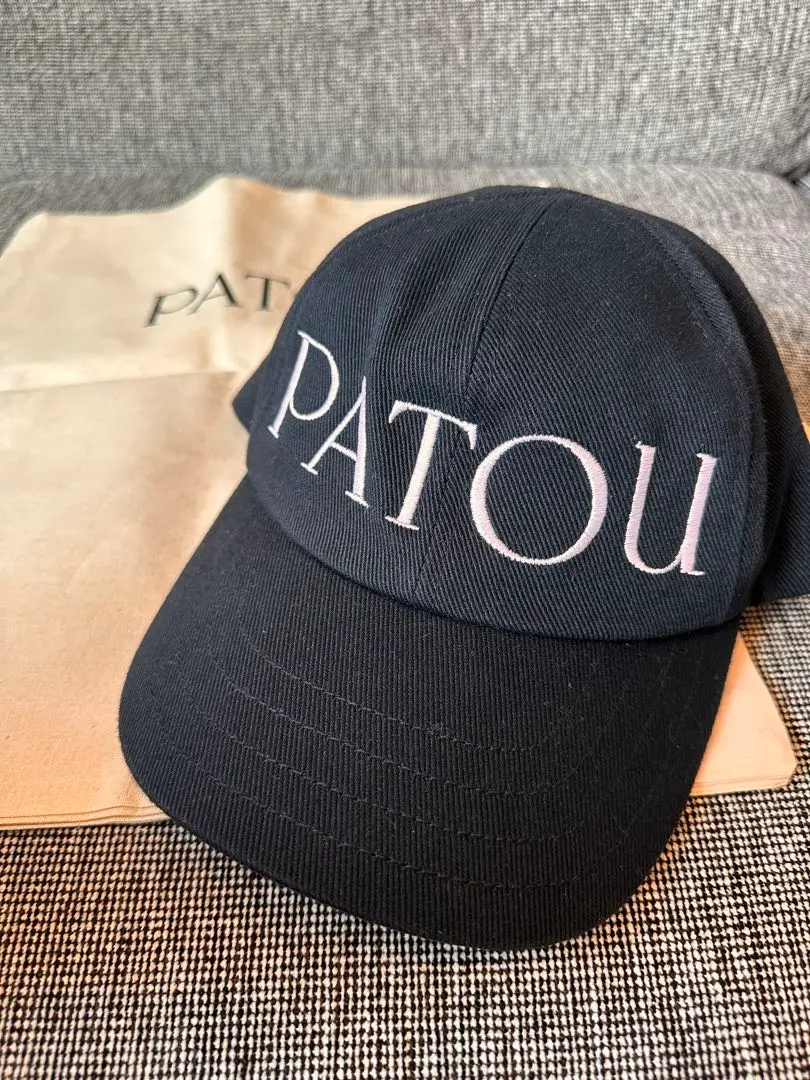 2025年最新】PATOU カラー：ブラック系 ベースボールキャップの