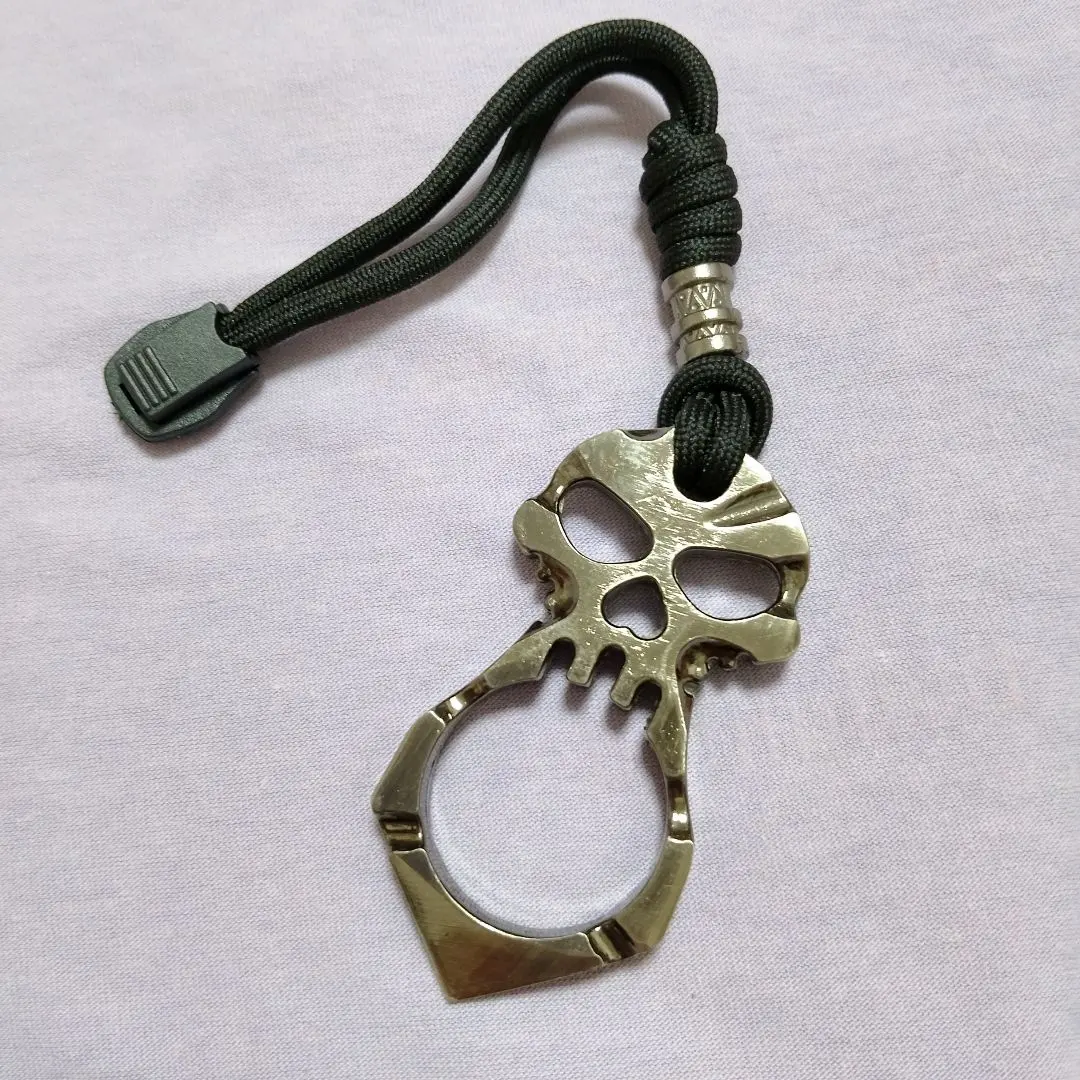 Thumbnail of Unused Self-Defense Anti-Crime Anti-Pervert Goods Keychain Silver Skull