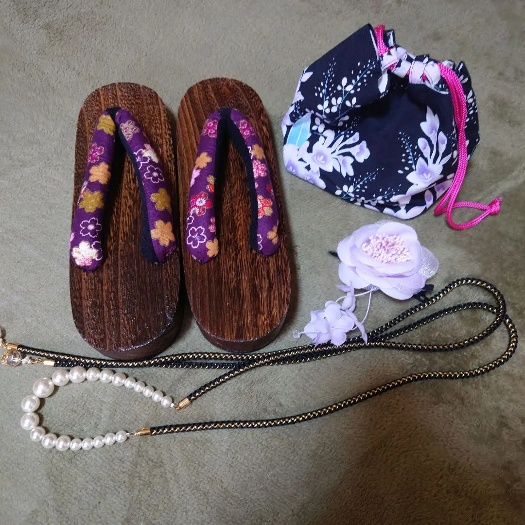Thumbnail of Geta (wooden clogs), Kinchaku (drawstring bag), Paper fan, Obi ornament - 4 piece set