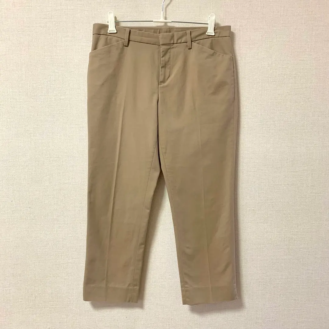 Thumbnail of UNIQLO Beige Dry Stretch Cropped Pants