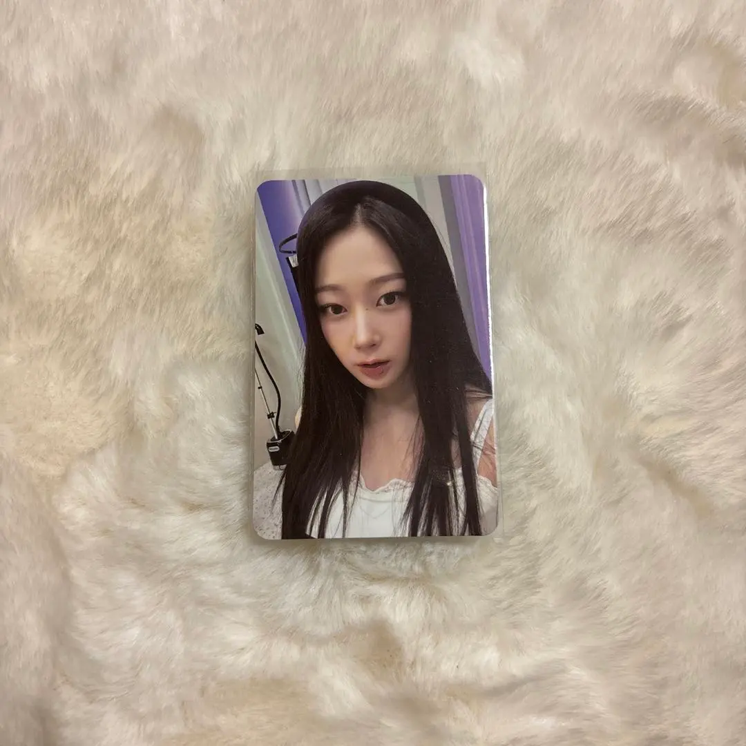 Thumbnail of aespa Giselle My World unboxing photocards