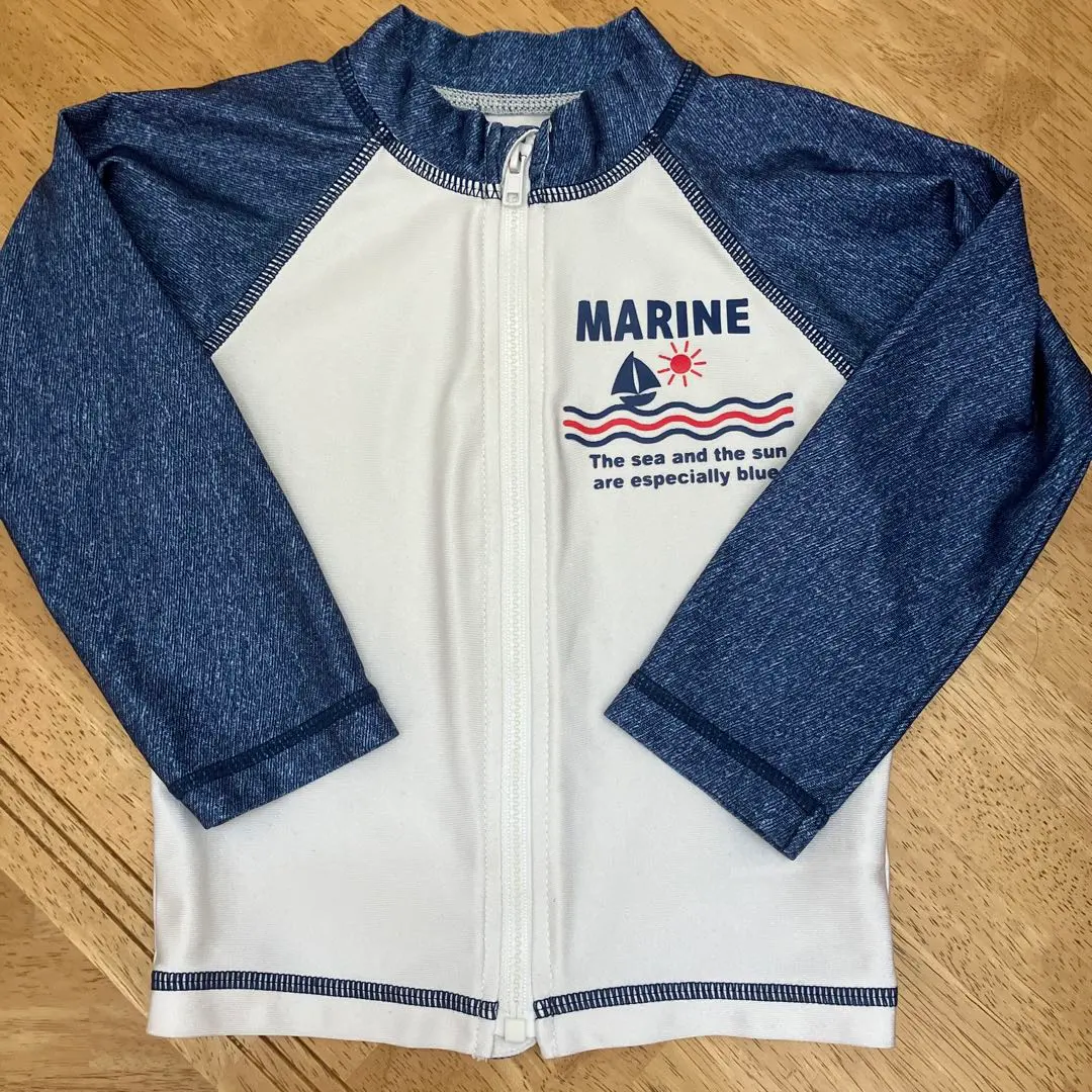 Thumbnail of Rash guard 90