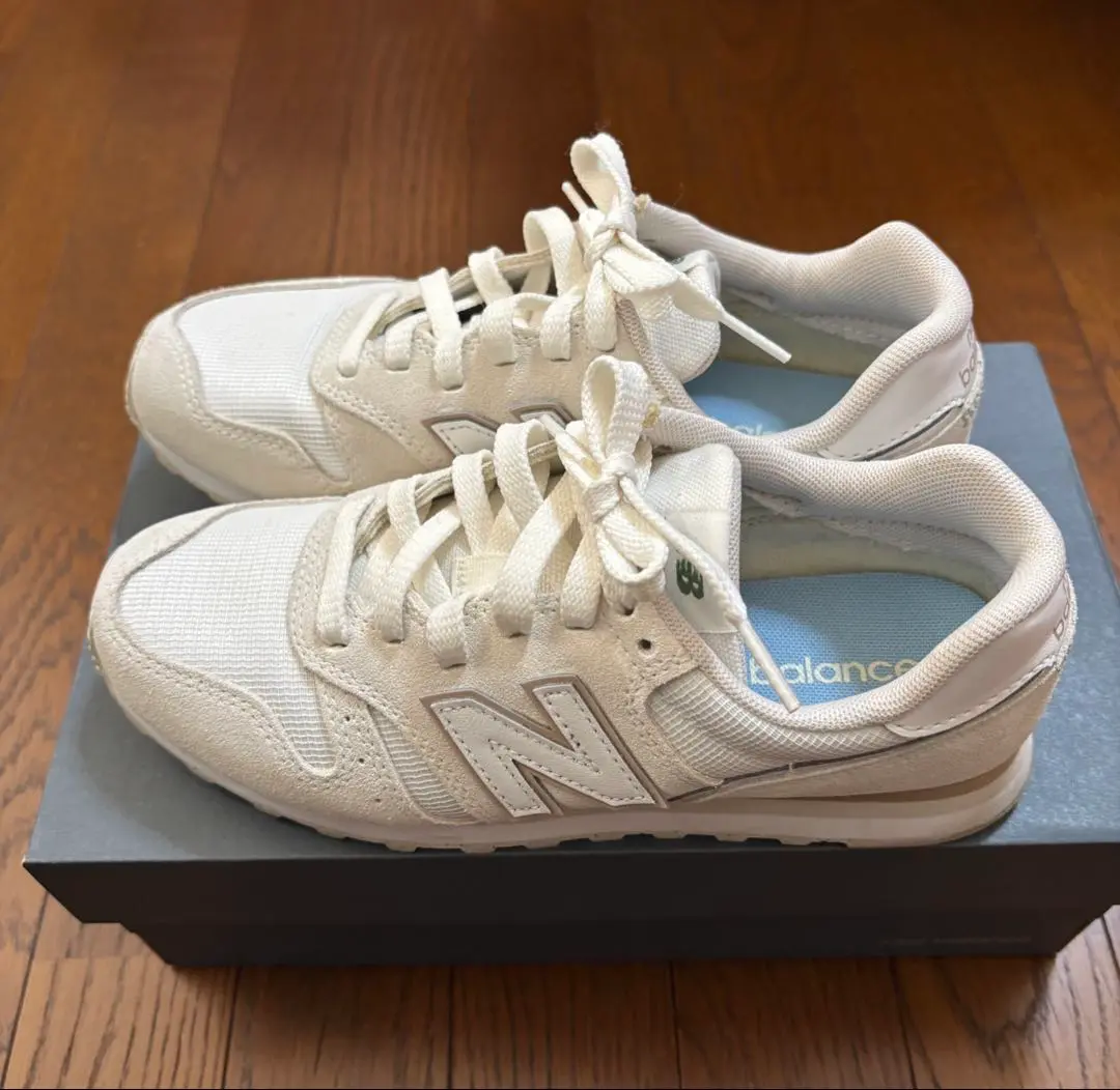 【NewBalance】完売品 レア IZ373TA2 オフホワイト 15 NewBalance】完売品 レア IZ373TA2 オフホワイト 15 - メルカリ