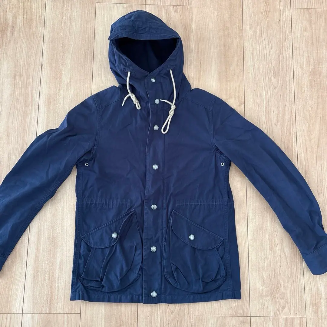 Thumbnail of Navy hooded mountain parka
