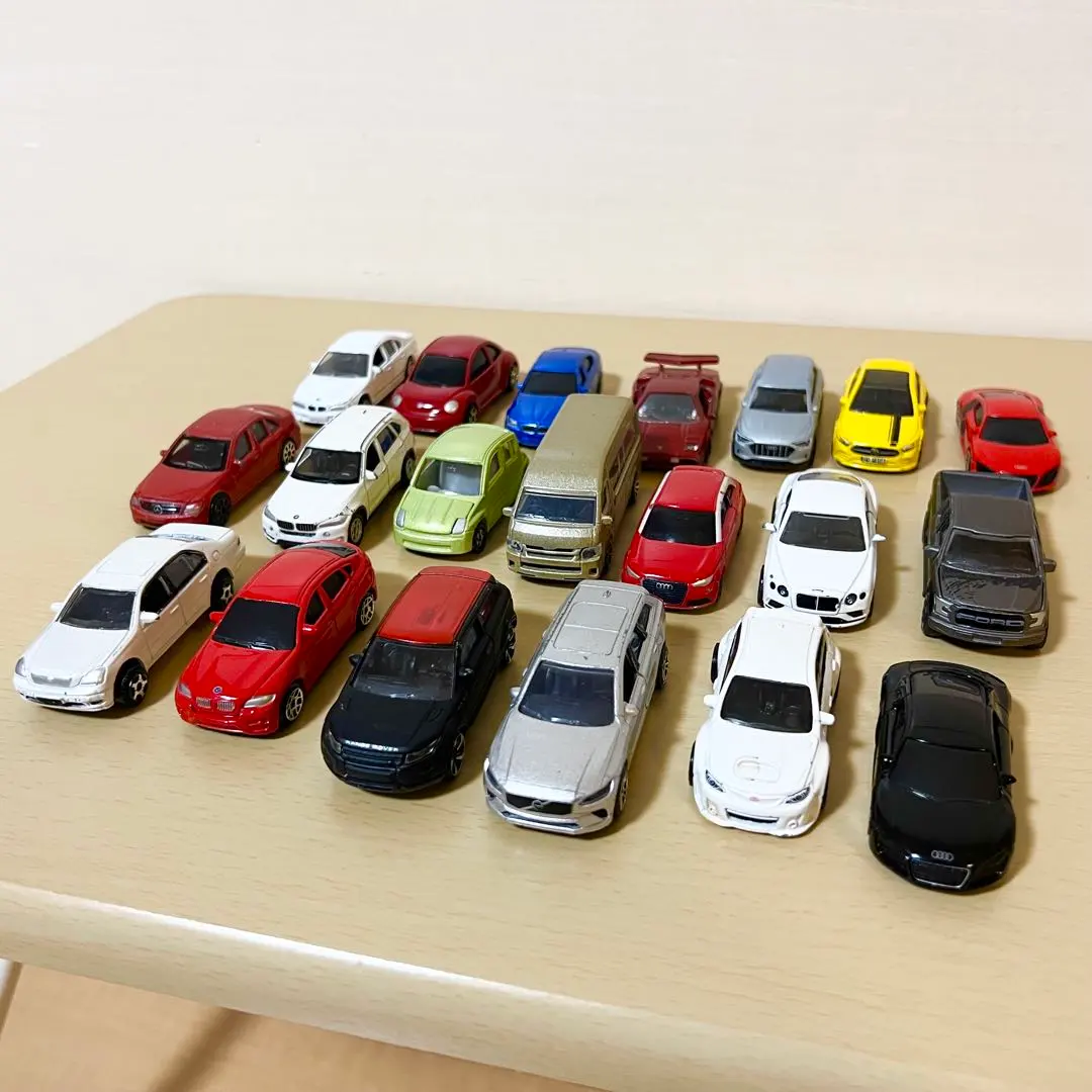 Thumbnail of Tomica 20-car set
