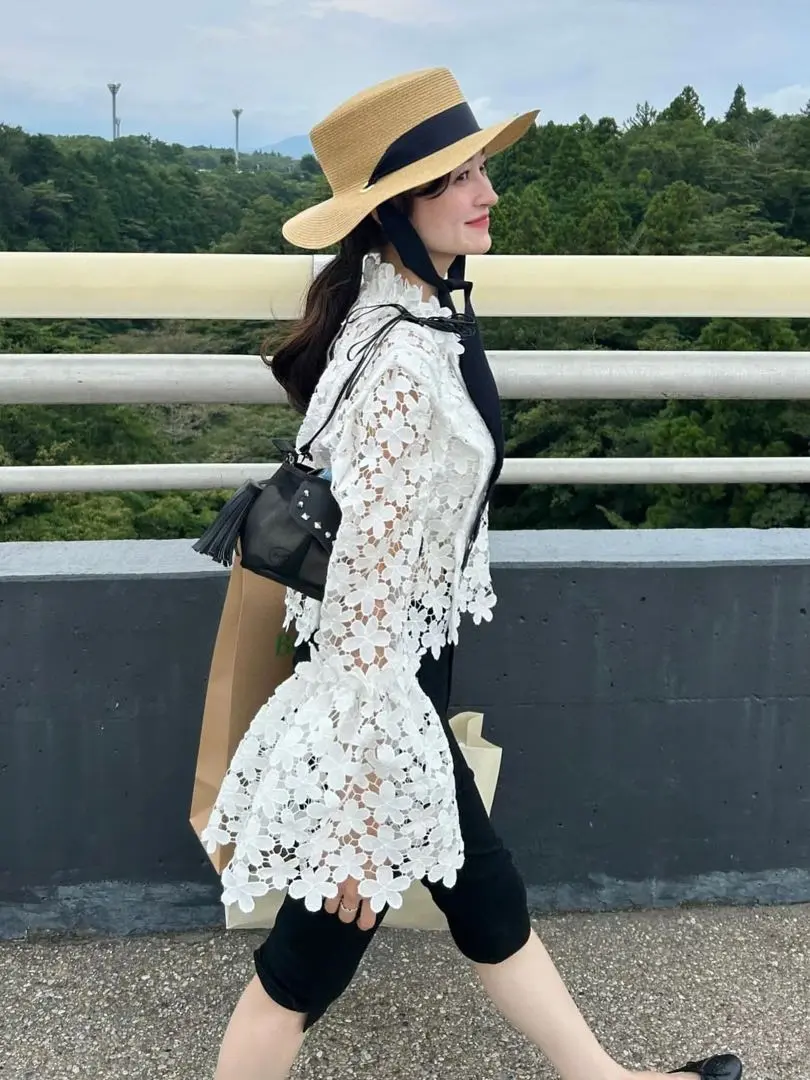 新品　bibiy LOTTY LACE TOP 2025年最新】Lotty lace topの人気アイテム - メルカリ