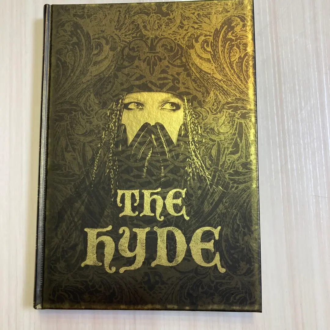 the hyde 自叙伝　直筆サイン入り（hydeとk.a.z） the hyde 自叙伝 直筆サイン入り（hydeとk.a.z）