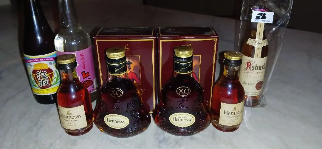 ヘネシー - ヘネシーxo  レミxo ミニチュアボトル他5本 ヘネシー XO ミニボトル タワー 飲料・酒