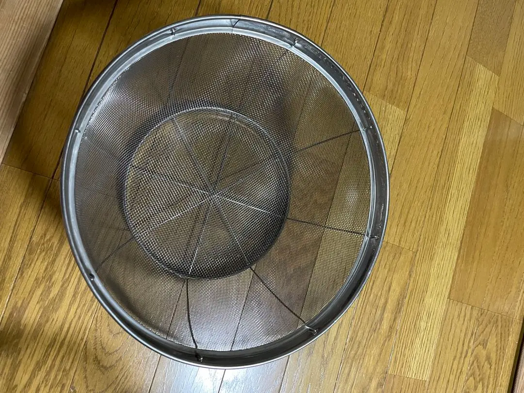 Thumbnail of Stainless steel colanders, 2 sets: large and medium