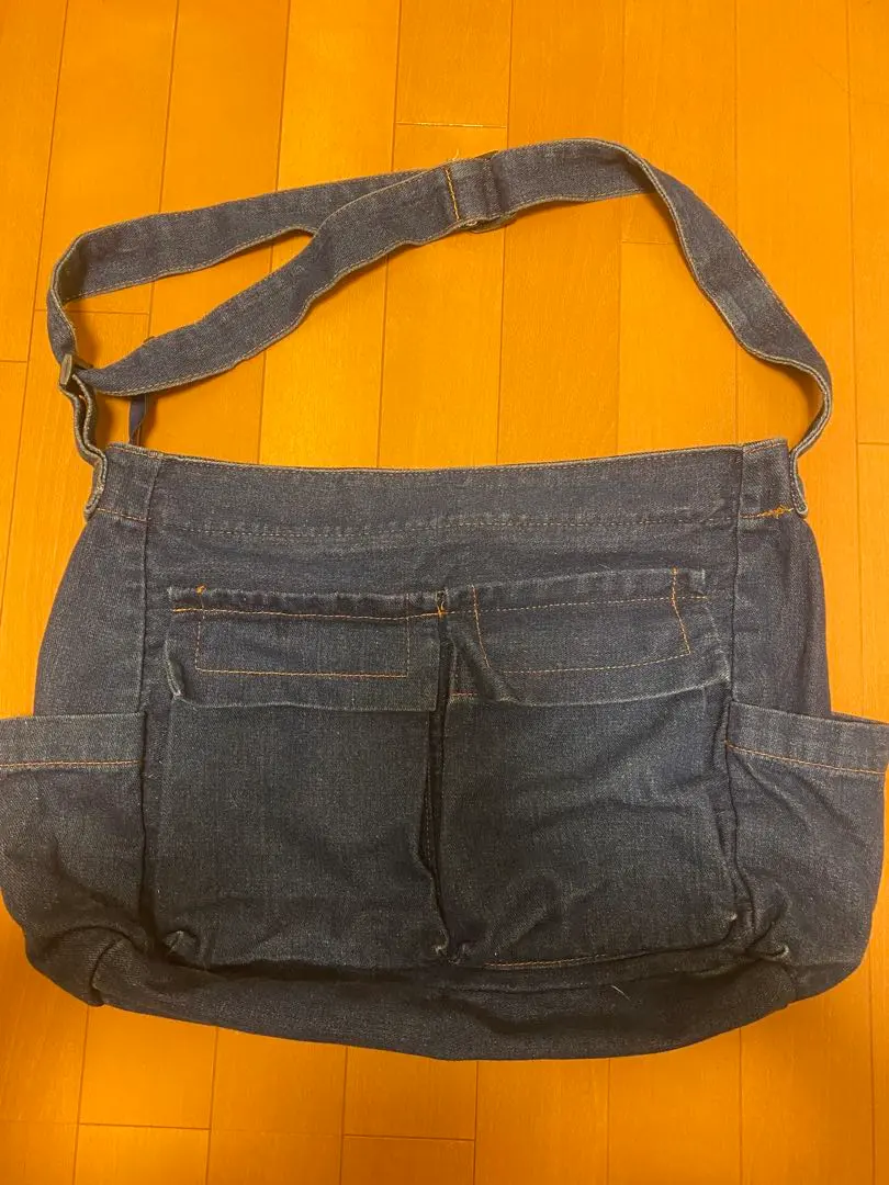 Thumbnail of Denim tote bag, large capacity