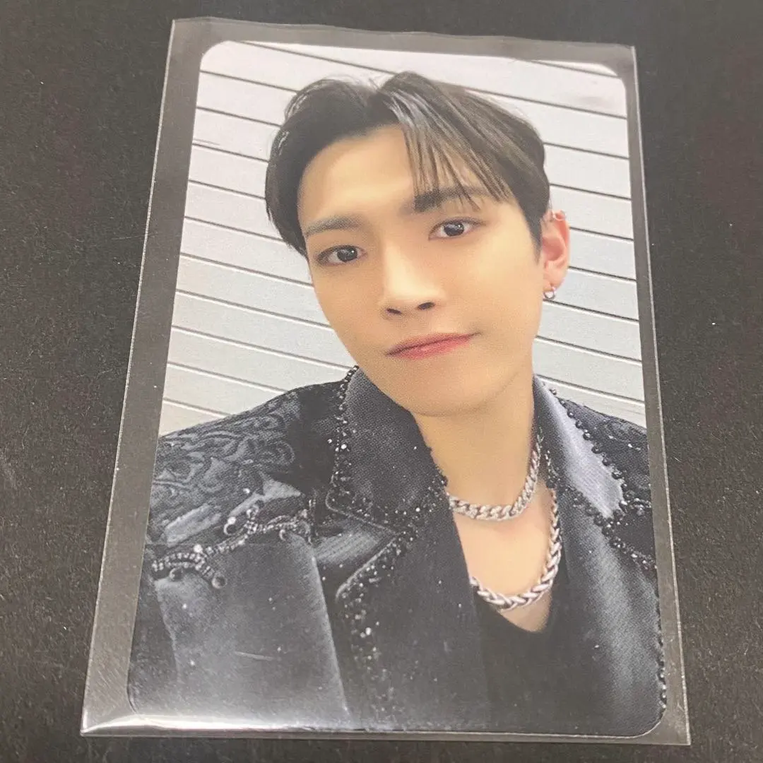 Thumbnail of ATEEZ Hongjoong minirecord voice call benefit trading card