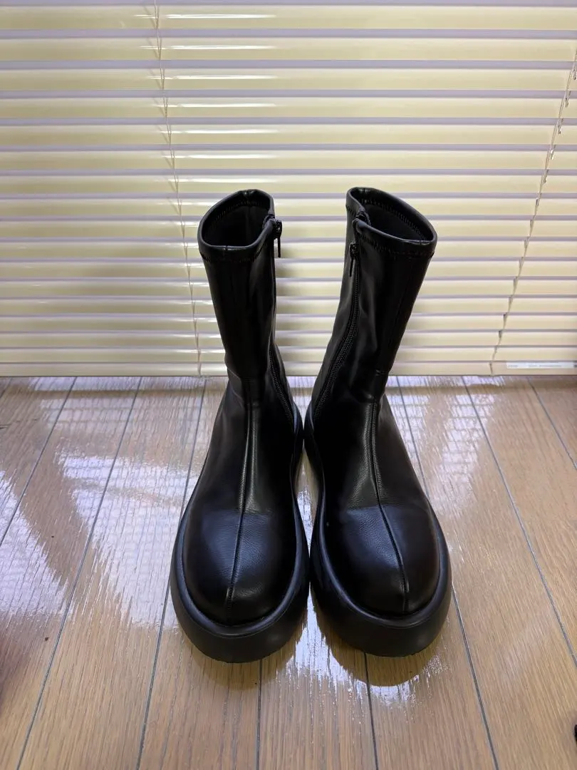 Thumbnail of A part by stretch short boots