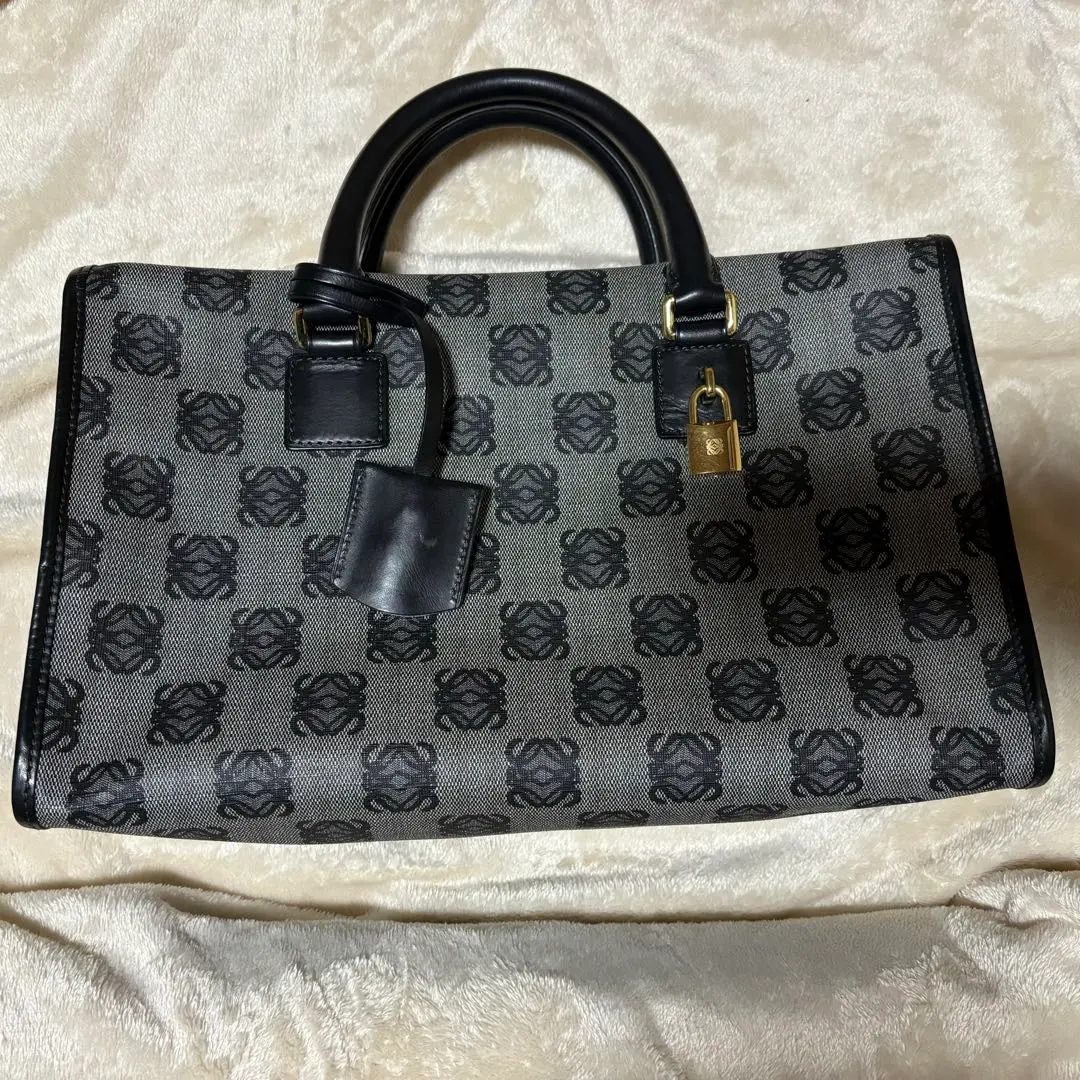 YuhkaのSHOP 　LOEWE アナグラム ミニボストンバッグ YuhkaのSHOP 様専用 LOEWE アナグラム ミニボストンバッグ