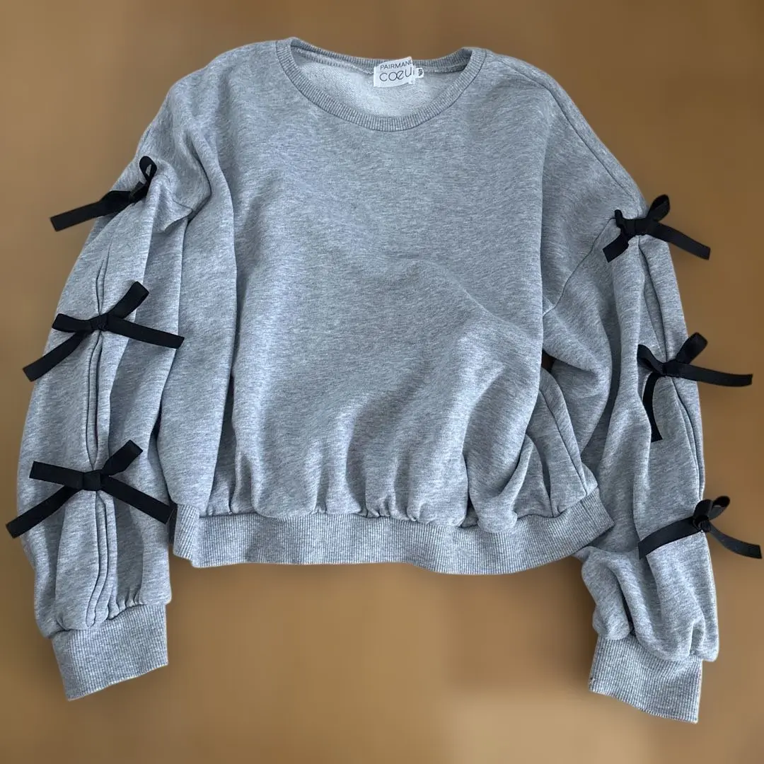 Thumbnail of Gray sweatshirt with ribbon, size 160