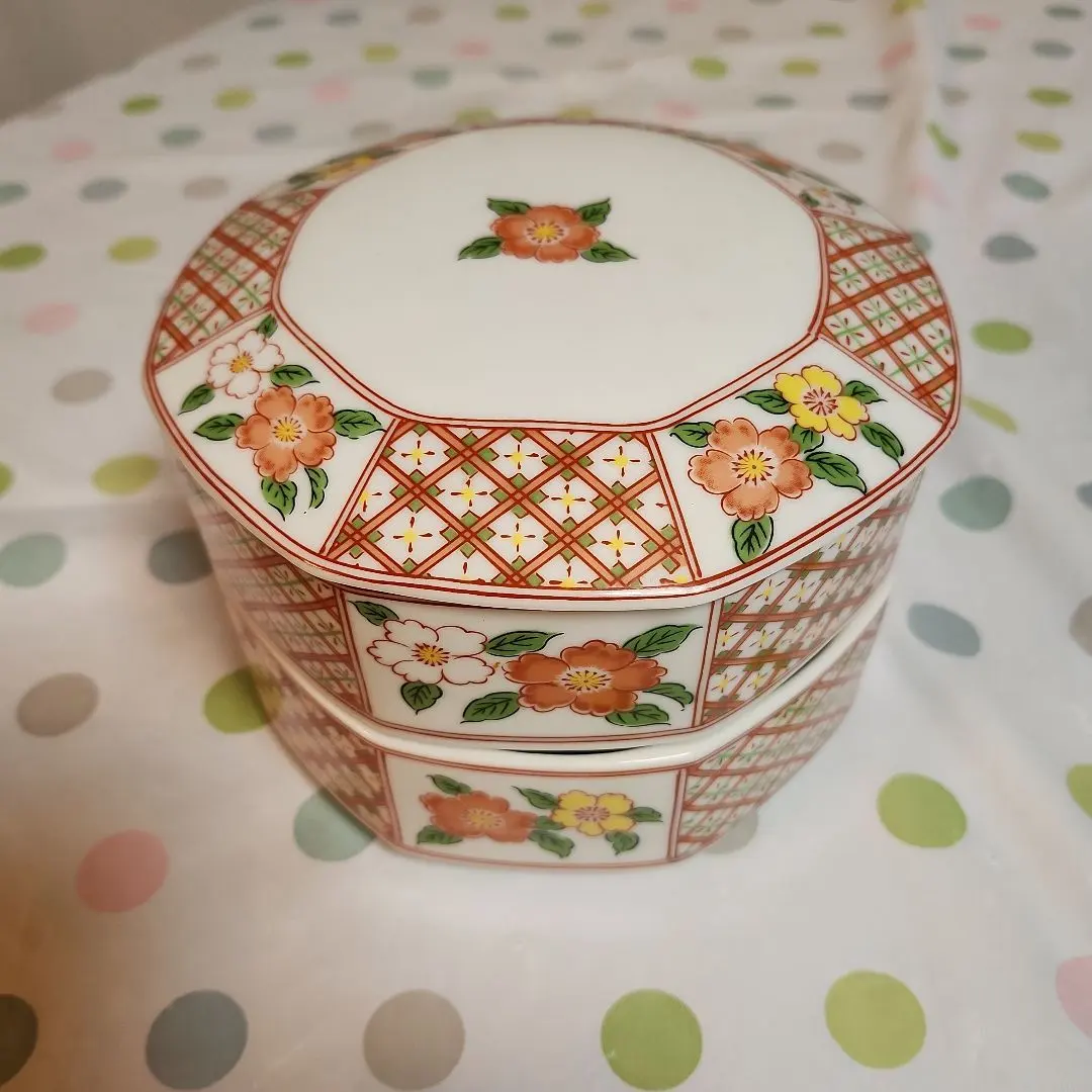 Thumbnail of Tachikichi Hakkaku Hana Komon Two-Tier Bento Box