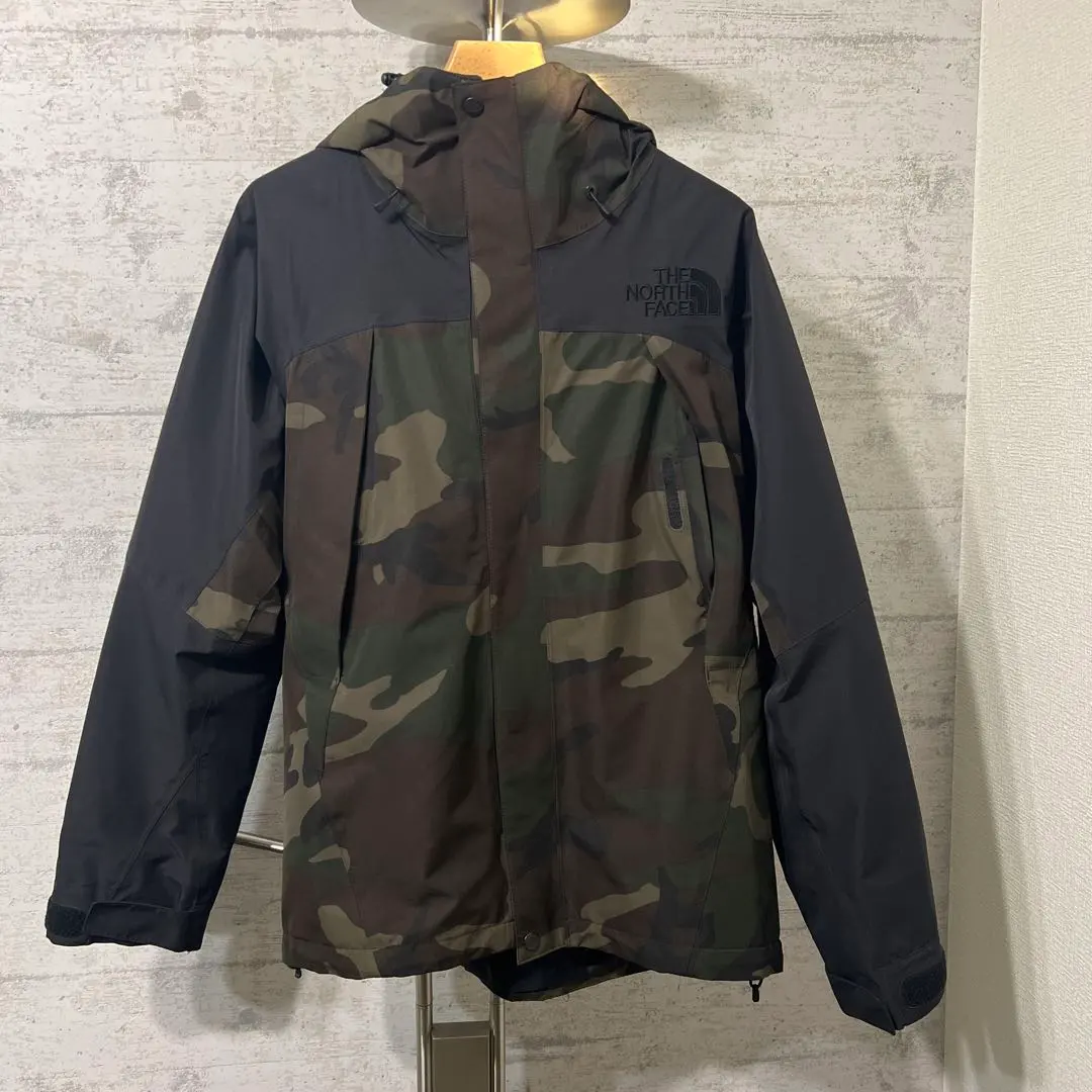 美品 NP61545 北面 Mountain Jacket（山岳夾克） 的縮圖