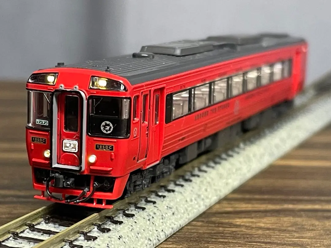 新品 キハ185系 復活国鉄色 緑帯 JR四国 TOMIX 98087 JR キハ185系特急ディーゼルカー(復活国鉄色)セット｜製品情報