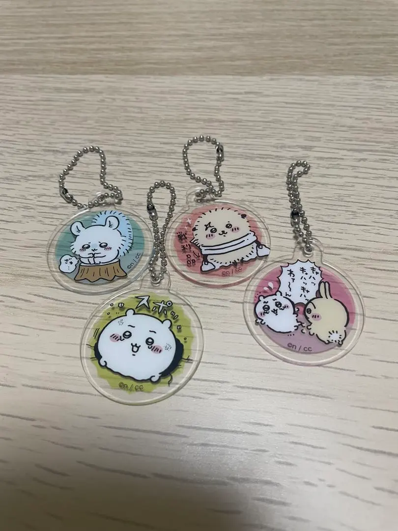 壓克力迷你鑰匙圈 吉伊卡哇 鼯鼠 水獺 兔兔 的縮圖