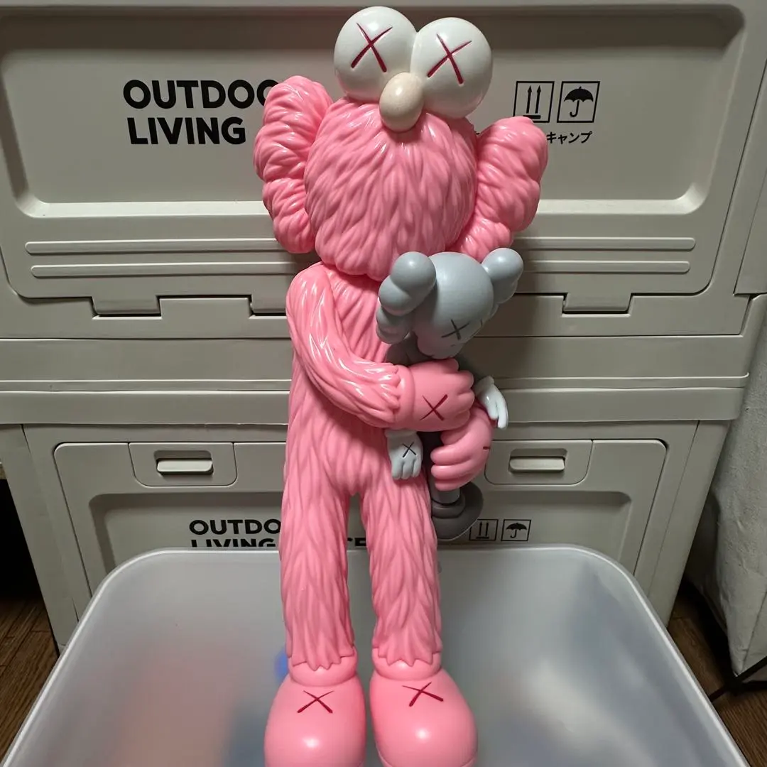 2025年最新】KAWS TAKEの人気アイテム - メルカリ