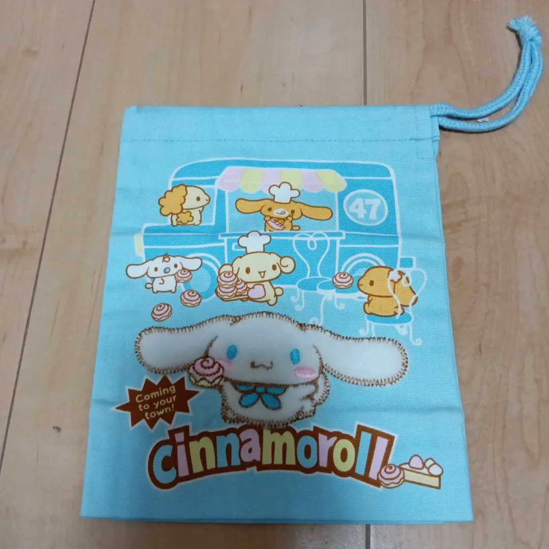 三麗鷗 喜拿斯摩巾著 的縮圖